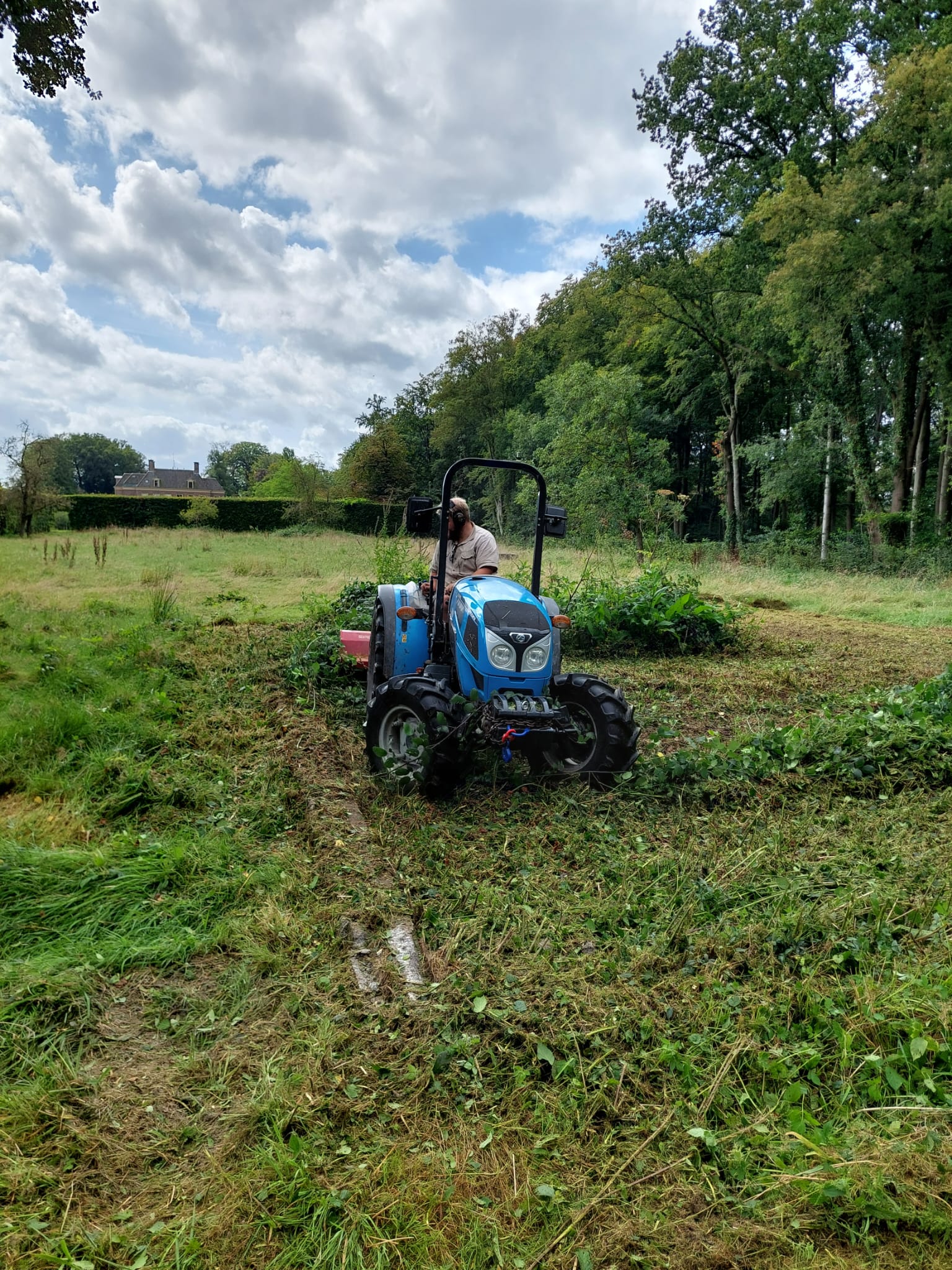Wij kunnen u voorzien van advies over de juiste aanpak van uw terrein